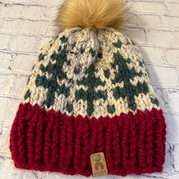 ALMA RETRO KNITTED WOMEN’S MULTI COLORED POM POM BEANIE - Picture 4 of 5